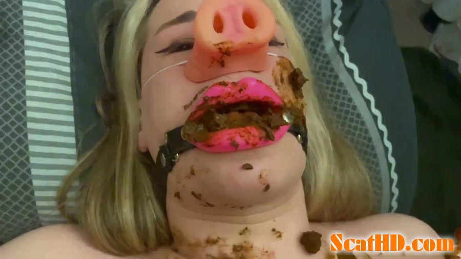 TS Maxxiescat - Eating Male Shit For The First Time [FullHD 1080p]