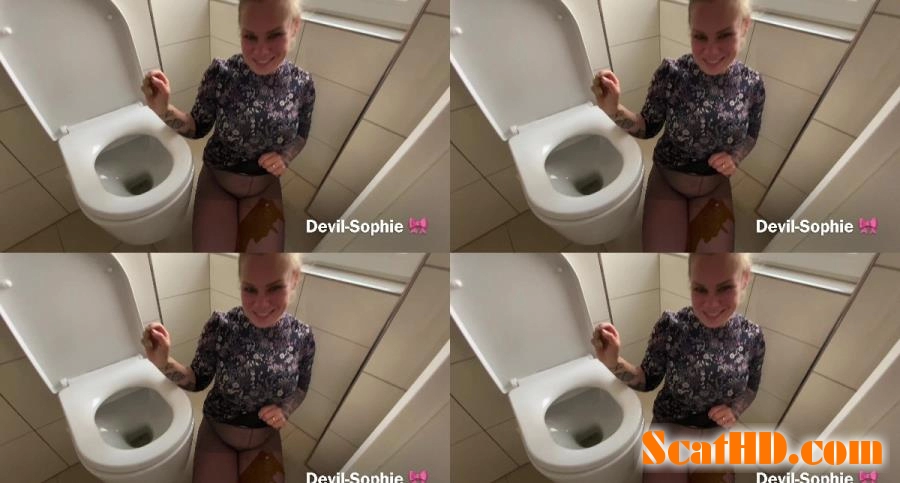 Devil Sophie (SteffiBlond) - Come and shit on my nylon tights - violent diarrhea [UltraHD]