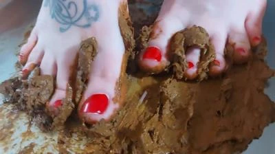 Solo - Smeared shit on your feet, lick it up slave [HD 720p]