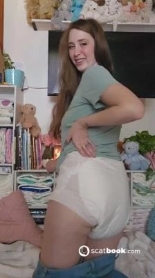 PrincessBabyLuna - Messy Diaper [UltraHD 2K]