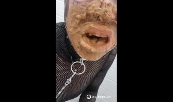 Scatlina - The slave eats her master's shit from the toilet [HD 720p]