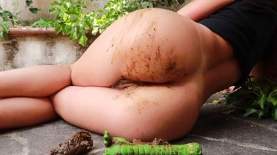 Sabrina Dacos - Jurassic Poop [FullHD 1080p]