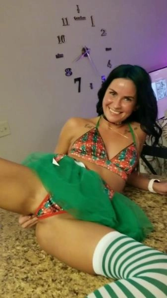 LilButtLex - Christmas Shoot [UltraHD 2K]