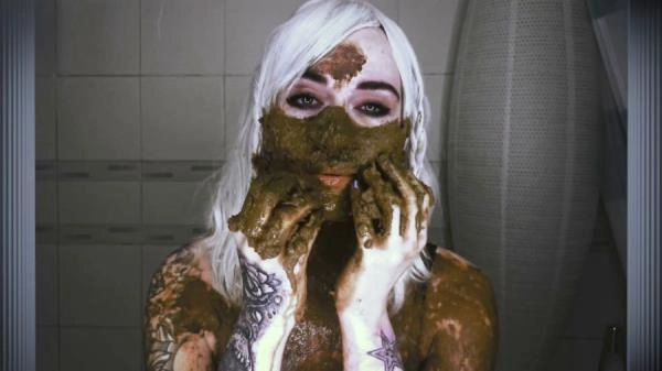 Betty - Mega Scat Eat Model Betty Eat Her XXL Shit [FullHD 1080p]