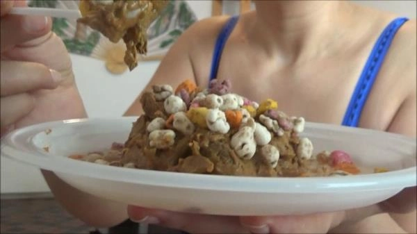 Mistress Roberta - Delicious Shit Cake [SD]