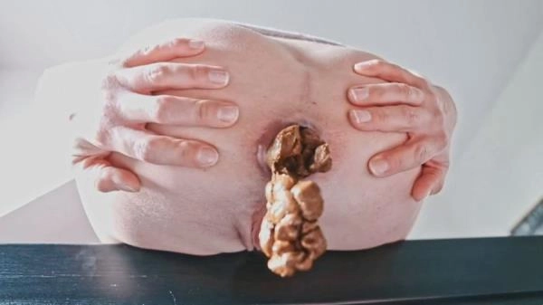 Mia Skye aka MiaRoxxx - Eat This And Stick Your Tongue In [HD 720p]