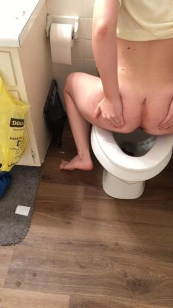 Scatqueen420 - Shitting Compilation 3 [SD]