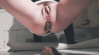 Mia Skye aka MiaRoxxx - Mess In The Bathroom [HD 720p] Scat Porn HD