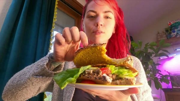 Classy N Gassy - Gassys Thanksgiving Dine And Dump [FullHD 1080p]