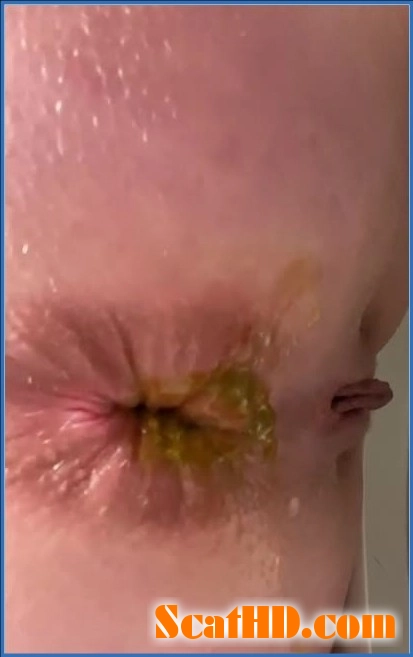 Sly Fox Stars in Exclusive Scatbook Pooping Scene