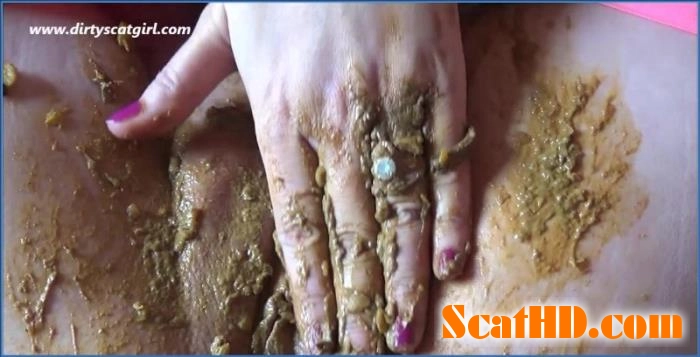 Dirtyscatgirl Victoria's Ultimate Shit Eating Experience in HD 720p download from ScatHD.com 