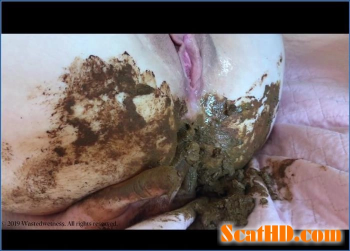 Squirting Solo Scat Fetish with Toys and Anal in HD download from ScatHD.com 