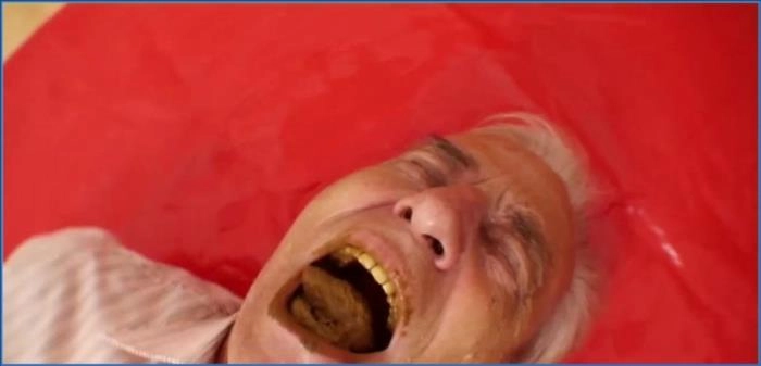 Miss Flowers and Lady Amy Dominate in Scatqueens Berlin Exclusive