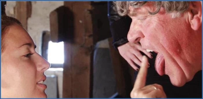 Scatmeal for One with Lady Amy and Lady Atropa - Scatqueens Berlin Exclusive