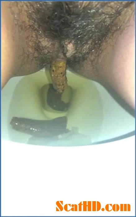 Cute Sabrina's Exclusive Pooping Performance on Thenewgirlspooping