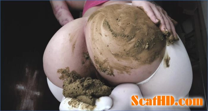 Dirty Betty’s Stylish Scat Fetish in UltraHD 4K