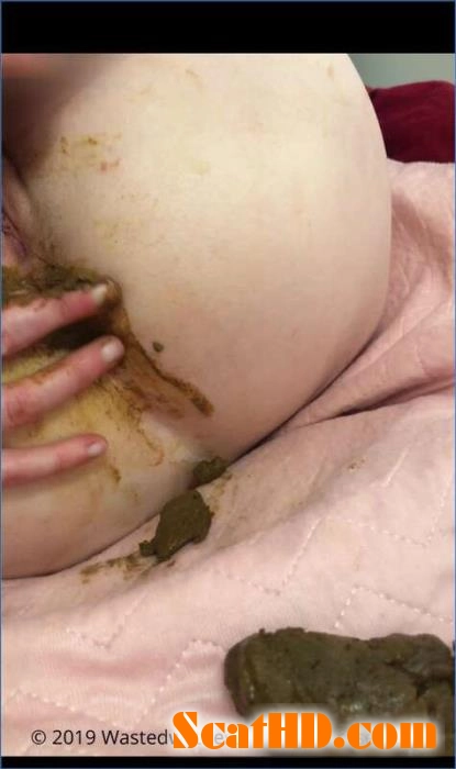 Lesbian Pantypoop and Anal Fetish in UltraHD 4K on Scat-Shop.com