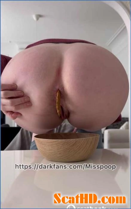 Scatbook Exclusive: Miss Poop in FullHD A Sudden Emergency
