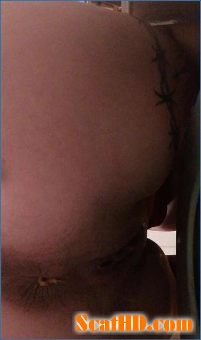 Bathroom Pissing Session with Badkitty España in FullHD 1080p download from ScatHD.com 