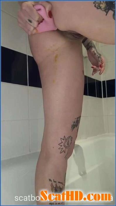 Steamy Scat and Anal Session with Malafalda in Shower-darkfans download from ScatHD.com 