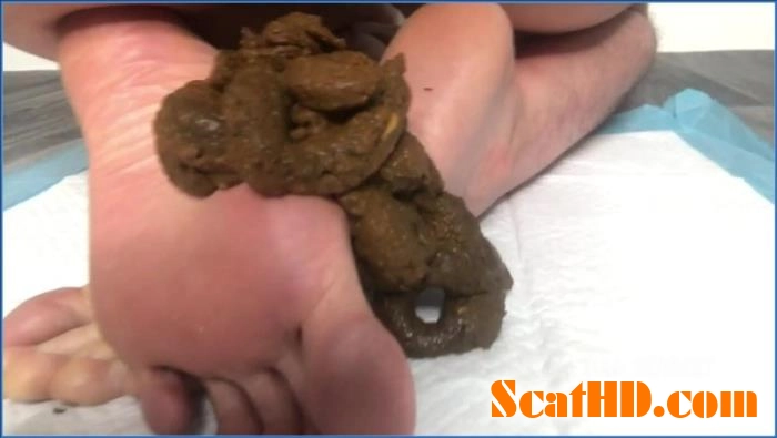 Scat Femdom with Ella Dearest in HD: Poop on My Feet