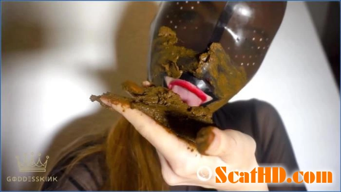 Godess Kink Face Smearing and Pissing in Full HD