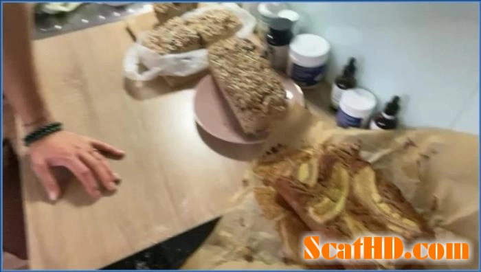 VeganLinda's Public Scat and Dildo Play Extravaganza