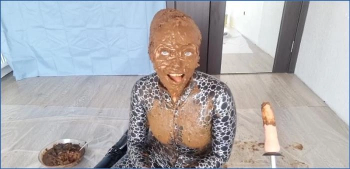 Download Extreme Scat and Pissing Action with Scatlina in FullHD Scathd.com