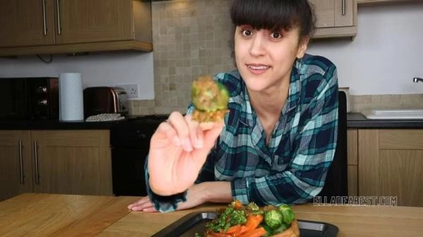 Ella Dearest aka Efro Ella - Sunday Dinner [HD 720p] download from ScatHD.com 