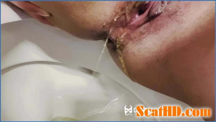Download Didiyafei - Intense scat moment from UAE - Pissing, Kaviar [HD 720p] Scathd.com