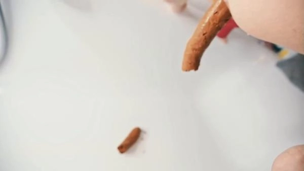 Piss'n Poo In Bathtube [HD 720p] Germany, Dirty Anal download from ScatHD.com 