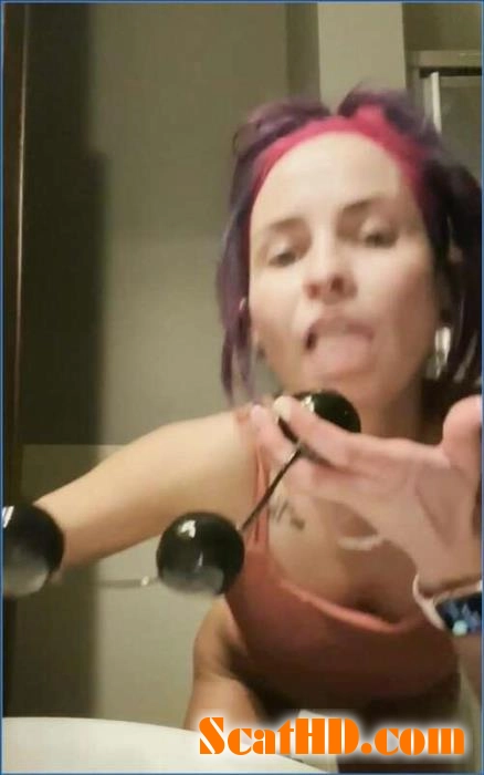 "Intense Anal Play and Degradation with LilbuttLex" download from ScatHD.com 