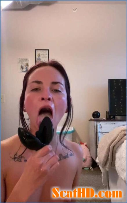 Intense Anal Gaping and Pee with LilbuttLex in FullHD download from ScatHD.com 