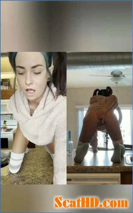 Scatbook Scat: LilbuttLex's Anal Toying and Pee video download from ScatHD.com 