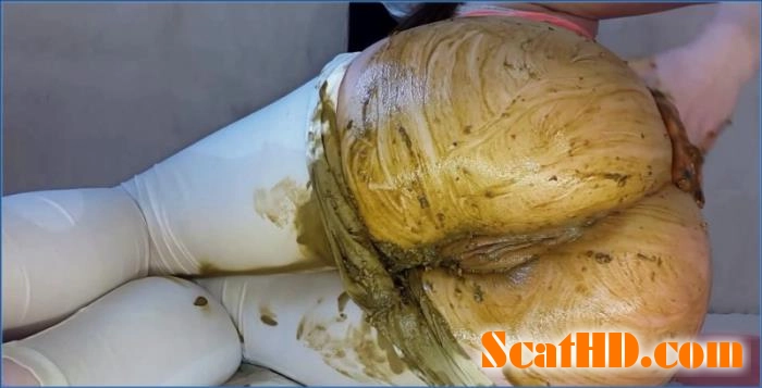 Copro Anna Coprofield brutal diarrhea in white leggings with prolapse and fingering download from ScatHD.com 