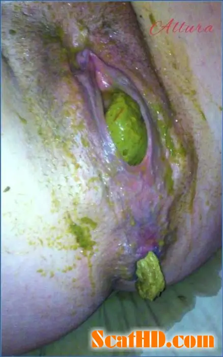 Scat- Allura in Solo and Couple Performances with Super Dirty Pussy download from ScatHD.com 
