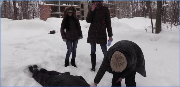 Winter Park Fetish with MilanaSmelly: Puke and Masturbation spectacle download from ScatHD.com 