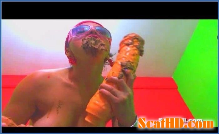 Shit Eating with Doll from Netherlands in Brutal Dildo and Piss Play download from ScatHD.com 