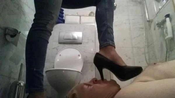 Loser Toilet [FullHD 1080p] Germany, Femdom download from ScatHD.com 