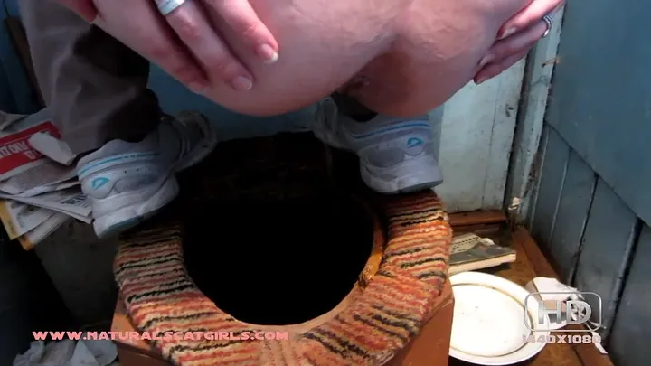 Soft Brown Kaviar Smear Turns into Full-Body Mucky Coating - Amateur download from ScatHD.com 