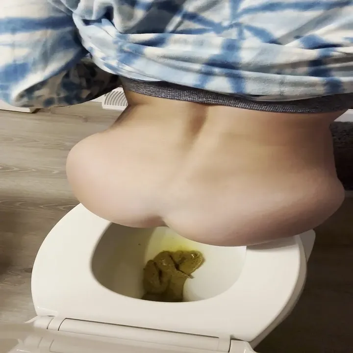 Kaviar and Piss: A Wet, Messy Scat Double Feature - Dive download from ScatHD.com 