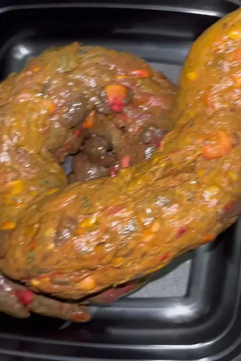Brightly Colored Shit Smearing Delivers Theatrical Scat Sensations