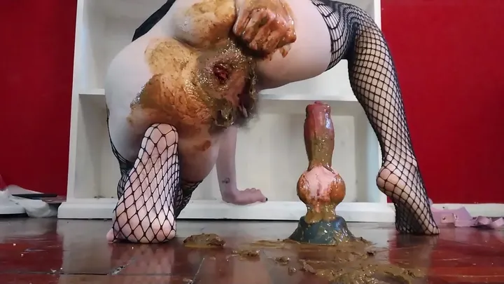 PiPayPipo Dominates a Big Toy Before Her Messy Scat Finish - Toy download from ScatHD.com 