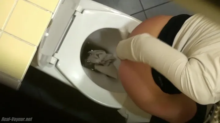 Standing Solo Defecation on Bare Floor - Unfussy Amateur Scat download from ScatHD.com 