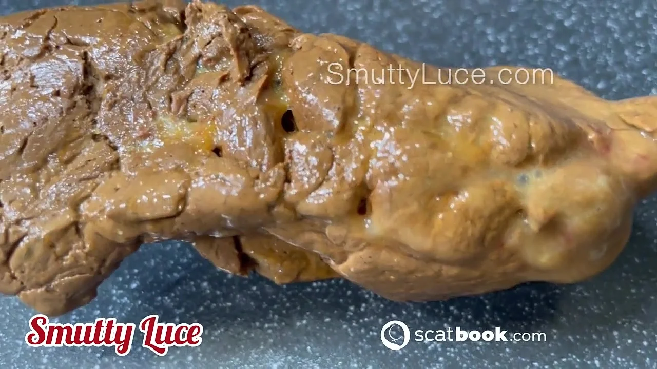 Smutty Luce Delivers extreme Scat video download from ScatHD.com 